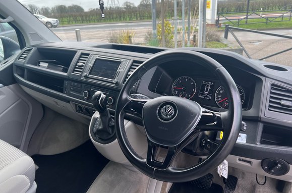 Volkswagen California BEACH 2.0 TDI AUTO CAMPERVAN 29