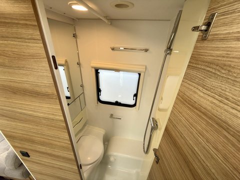 Adria Altea 552 Up Trent  24