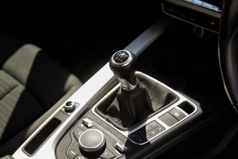 Audi A4 TFSI SE 32