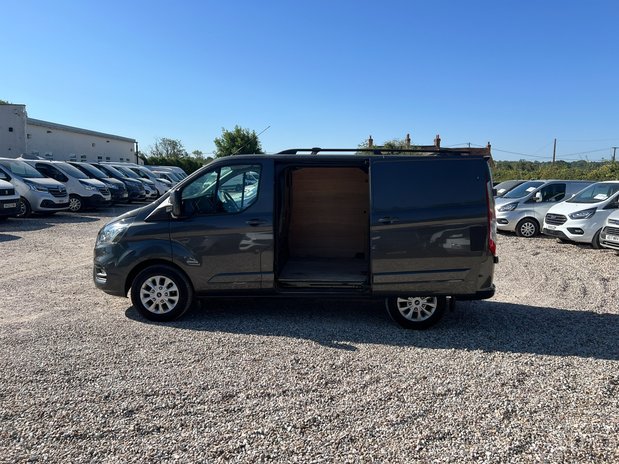 Ford Transit Custom SWB L1H1 Low Roof Limited 280 Air Con Alloys Sensors EURO 6 NO VAT 11