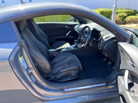 Audi TT 1.8 TFSI Black Edition Euro 6 (s/s) 3dr 17