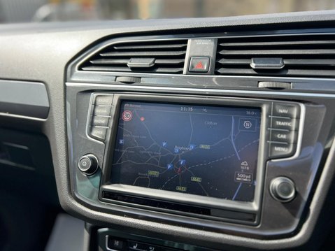 Volkswagen Tiguan R LINE TDI BMT 4MOTION DSG 51