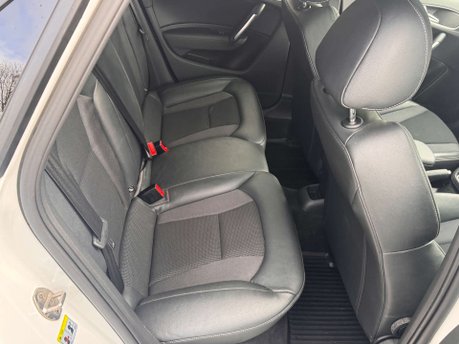 Audi A1 1.4 A1 Sportback TFSI S Line Nav Semi-Auto 5dr 15