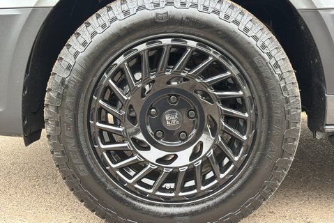 MAN TGE 3.180 4Motion Standard Hr DCIV - DSG Auto - 5 Seats 38