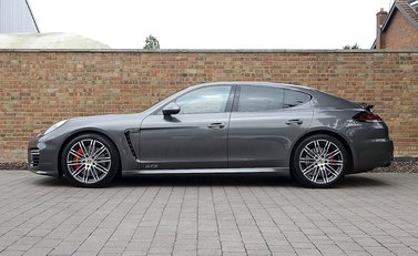 Porsche Panamera GTS 7