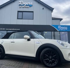 Mini Convertible COOPER S CLASSIC AUTO CONVERTIBLE 1