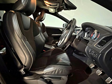 Volvo XC60 D4 R-DESIGN NAV 18