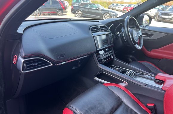 Jaguar F-Pace 3.0 V6 D300S AWD AUTO 39