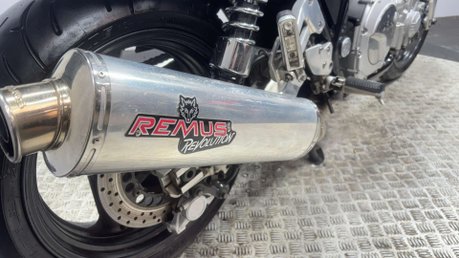 Yamaha XJR1300 2001 37K 1 OWNER NEW MOT SERVICED MUSCLE BIKE 1300CC 39