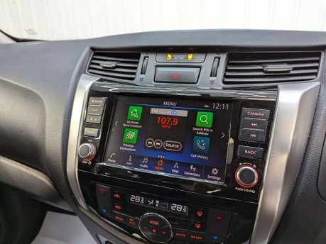 Nissan Navara 2.3 Navara Tekna dCi 4WD 5dr 82