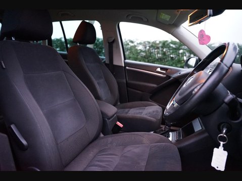Volkswagen Tiguan 2.0 TDI BlueMotion Tech Match DSG 4WD Euro 5 (s/s) 5dr 18