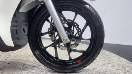 Piaggio Medley 2023 ONLY 4K 125CC LEARNER SCOOTER 15 BHP NEW MOT WARRANTY 19