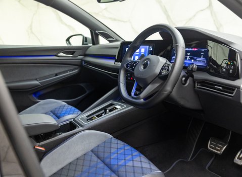 Volkswagen Golf R TSI 4MOTION 13