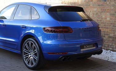 Porsche Macan GTS 9