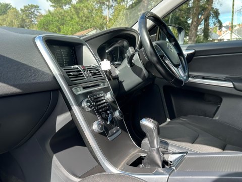 Volvo XC60 2.0 D4 SE Nav Euro 6 (s/s) 5dr 28