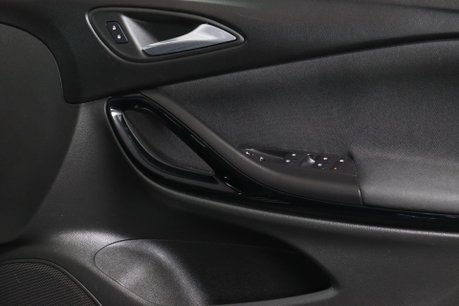 Vauxhall Astra SRI VX-LINE NAV S/S 36