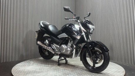 Suzuki Inazuma GW 2013 ONLY 12K NEW MOT WARRANTY 250CC COMMUTER BIKE 2