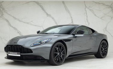 Aston Martin DB11 V8 Shadow Edition 6
