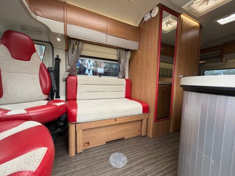 Auto-Trail V-Line 620 AUTOMATIC FIXED BED 17