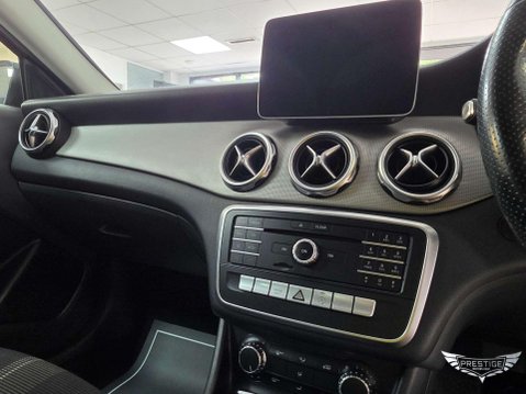 Mercedes-Benz GLA 1.6 GLA180 Urban Edition 7G-DCT Euro 6 (s/s) 5dr 31