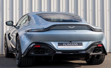 Aston Martin V8 Vantage 3