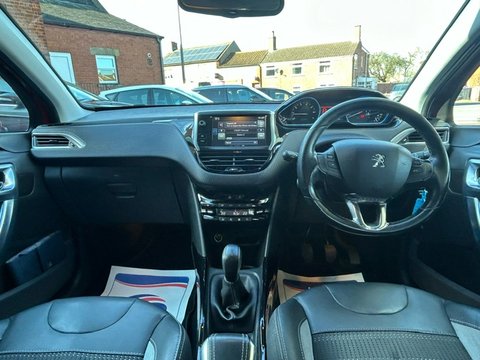 Peugeot 2008 PURETECH ALLURE 12