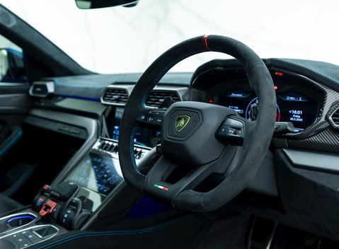 Lamborghini Urus Performante 9