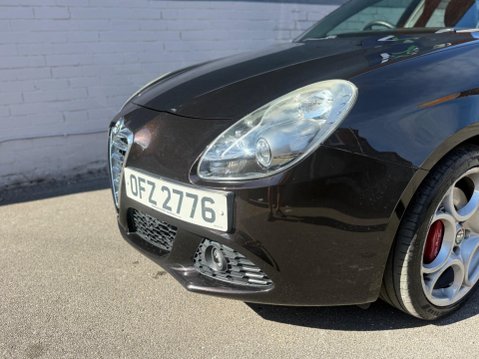 Alfa Romeo Giulietta 1.6 JTDM-2 Sportiva Euro 5 (s/s) 5dr 27