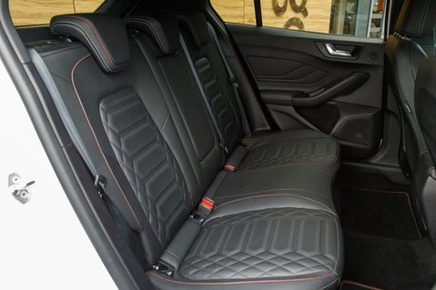 Ford Focus ST-LINE VIGNALE MHEV 33