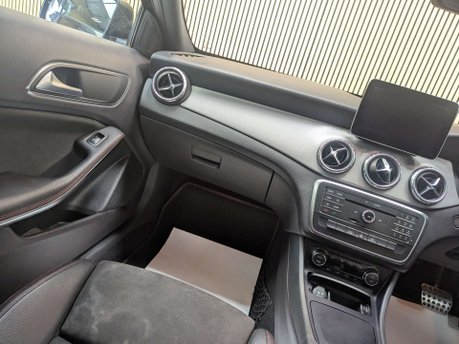 Mercedes-Benz GLA 2.1 GLA 200 D AMG Line Auto 5dr 51