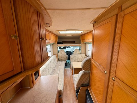 Auto-Sleepers Amethyst 350 LWB 11