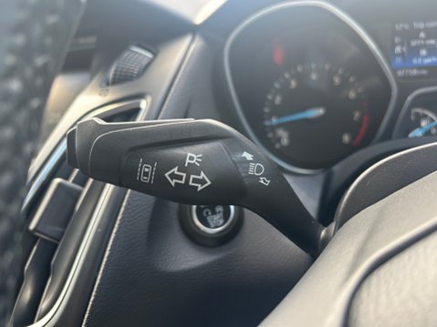 Ford Focus TITANIUM X 30