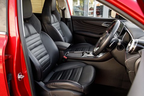 MG HS EXCLUSIVE DCT 30