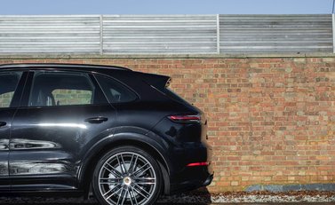 Porsche Cayenne Turbo 30