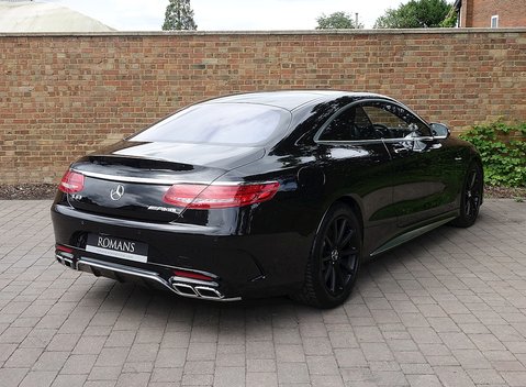 Mercedes-Benz S63 AMG Coupe 25