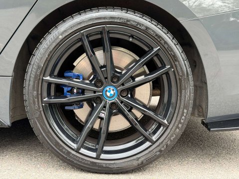 BMW 3 Series 3.0 330d M Sport+ Edition Auto 5dr 39