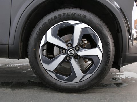 Nissan Qashqai 1.3 DIG-T MHEV N-Connecta Euro 6 (s/s) 5dr 26