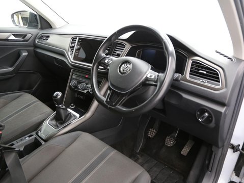 Volkswagen T-Roc 1.0 TSI SE Euro 6 (s/s) 5dr 21