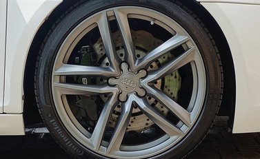 Audi R8 V10 Spyder 13