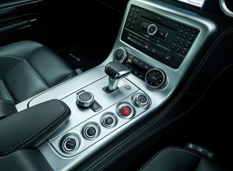 Mercedes-Benz SLS AMG 18