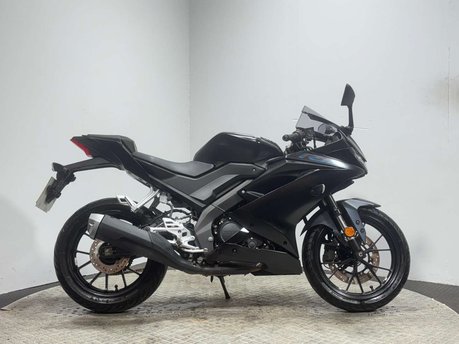 Yamaha R125 YZF 2023 ONLY 4K 1 OWNER NEW MOT SERVICED SPORTS BIKE 125CC