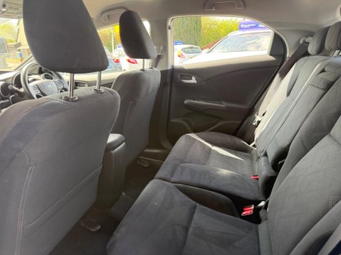 Honda Civic 1.8 i-VTEC ES Auto Euro 5 5dr 23