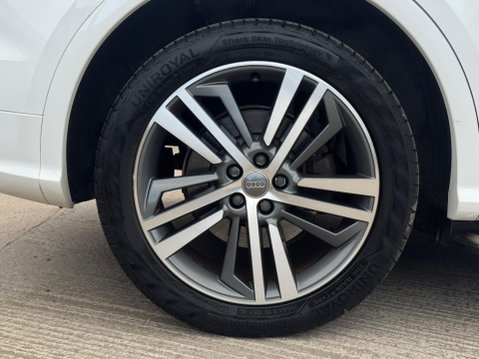 Audi Q5 2.0 TDI 40 S line S Tronic quattro Euro 6 (s/s) 5dr 9