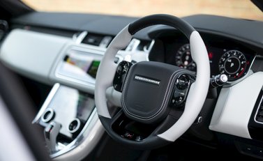 Land Rover Range Rover Sport 5.0 SVR 11