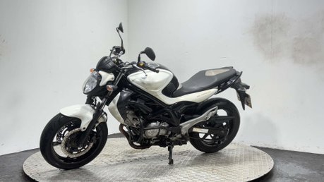 Suzuki Gladius 650 2012, 54K, 650CC RUNNING NAKED, SPARES/REPAIR/PROJECT 6