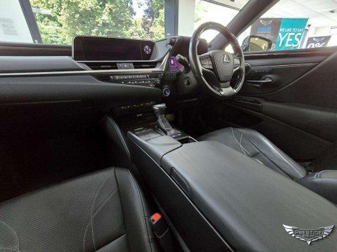 Lexus Es 2.5 300h Takumi E-CVT Euro 6 (s/s) 4dr 57