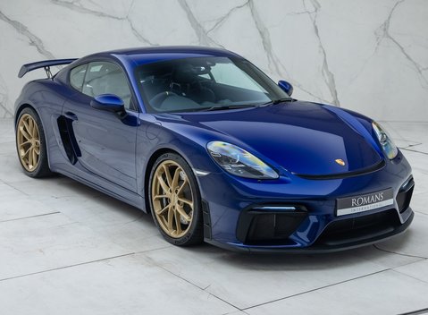Porsche Cayman GT4 (718) 11