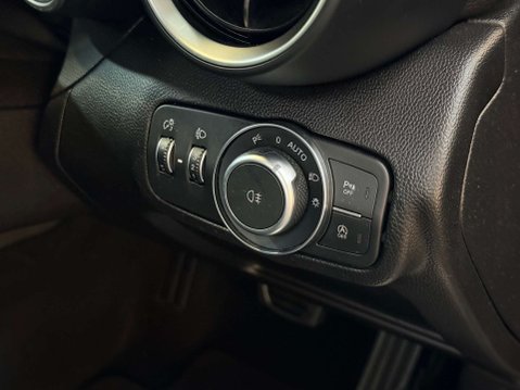 Alfa Romeo Giulia 2.1 Giulia Speciale TD Auto 4dr 35