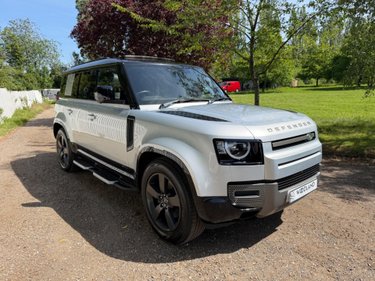 Land Rover Defender X-DYNAMIC S MHEV 1