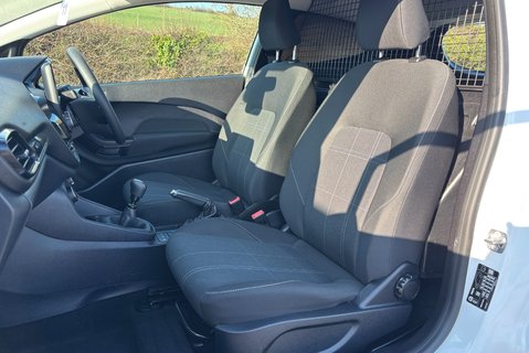 Ford Fiesta Base 85 ps Tdci Car Derived Panel Van - Air Con & Sat Nav 3